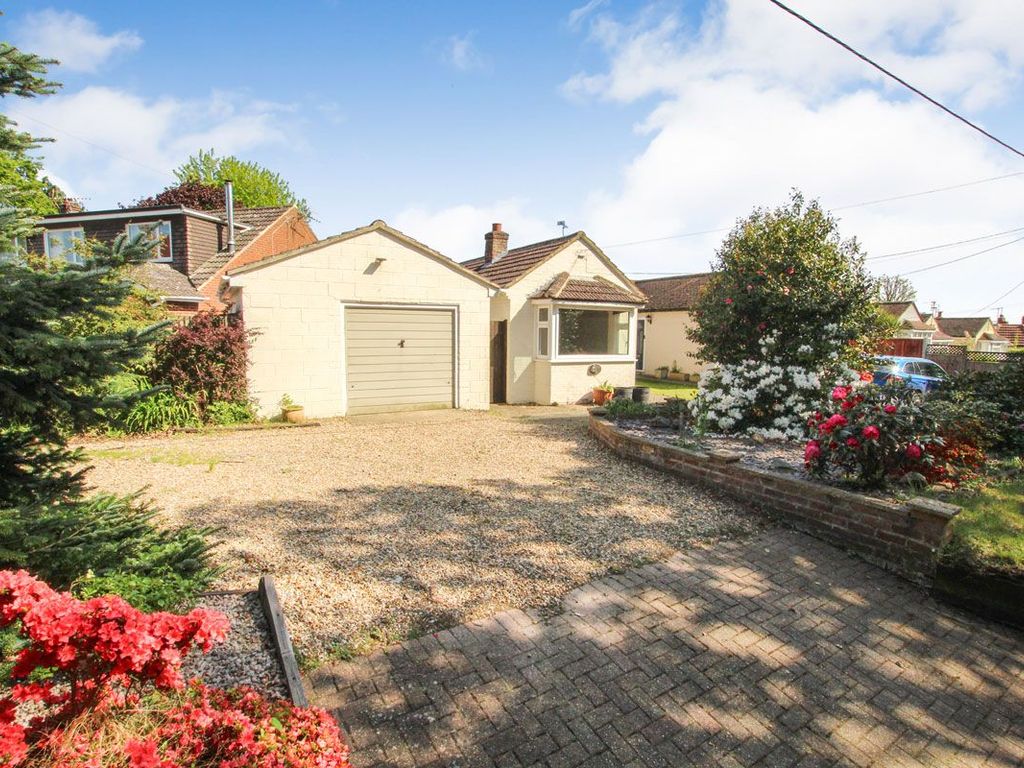 2 bed bungalow for sale in Babs Oak Hill, Sturry, Canterbury CT2, £