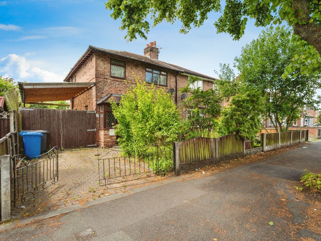 3 bed semidetached house for sale in Kingsway South, Warrington