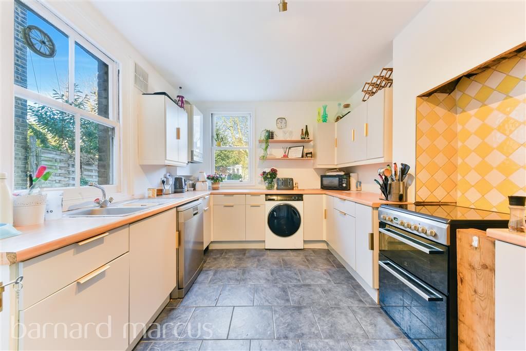 3 bed property to rent in Cromwell Road, Feltham TW13 Zoopla