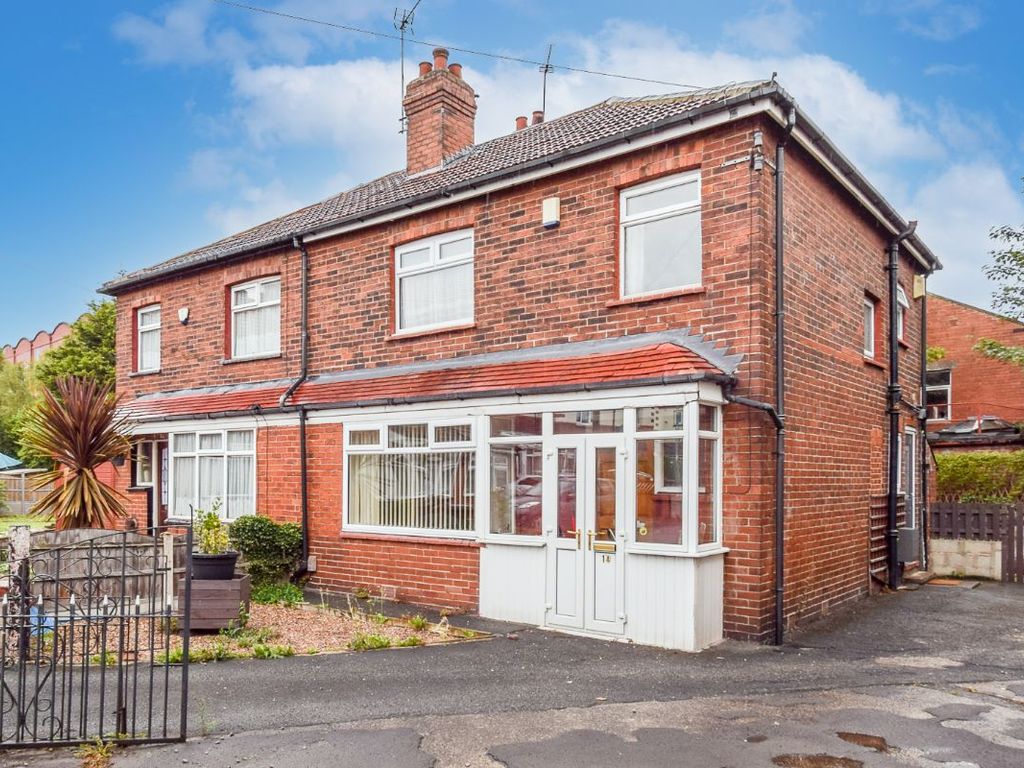 3 bed semidetached house for sale in Chatswood Avenue, Beeston, Leeds