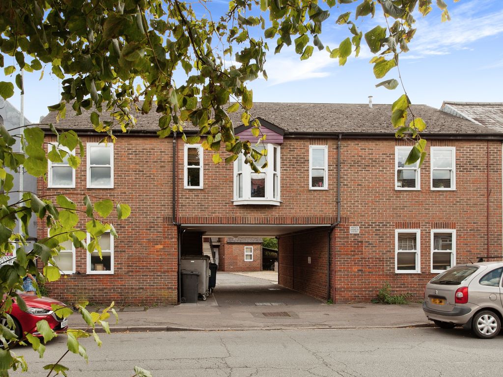 2 bed flat for sale in High Street, Chesterton, Cambridge