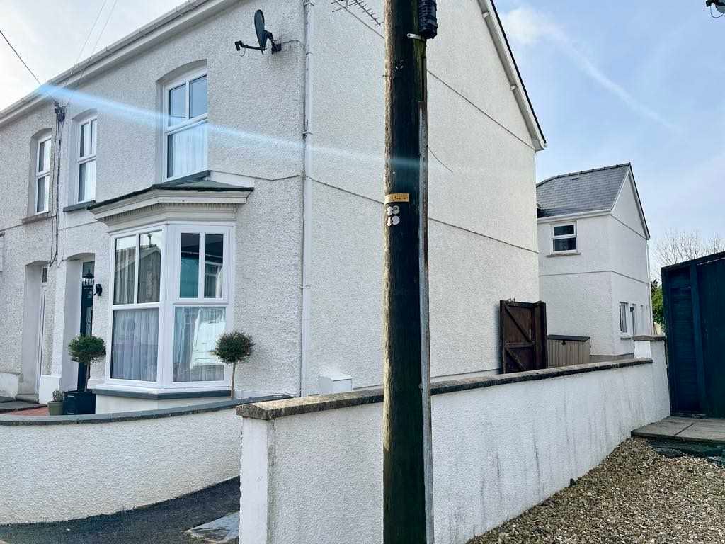 4 bed semidetached house for sale in Campbell Road, Llandybie