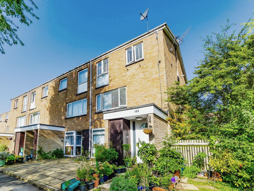 2 bed for sale in Friars Wood, Pixton Way, Croydon CR0, £