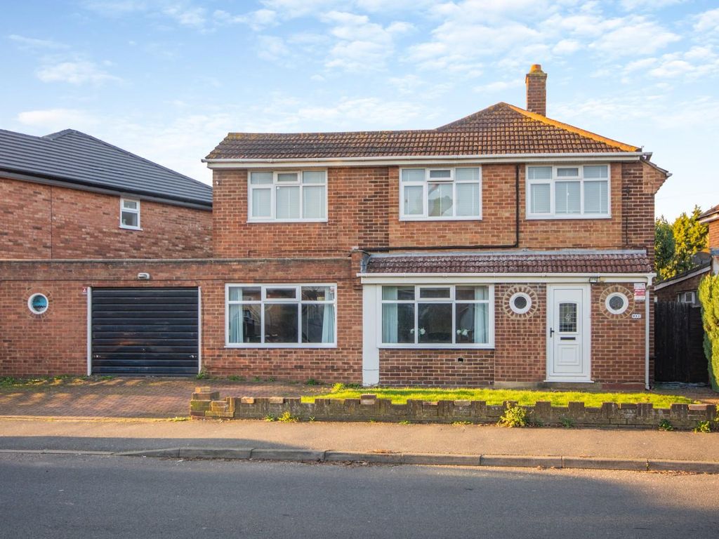 4 bed detached house for sale in High Street, Stanwell, StainesUpon