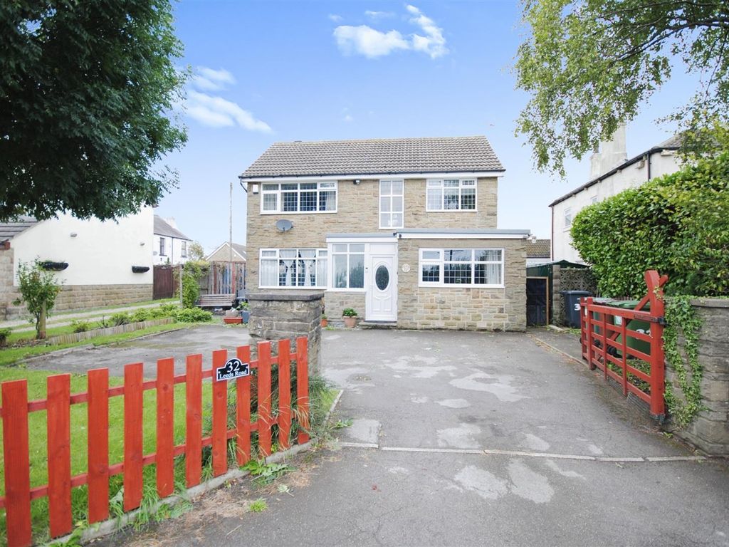 4 bed detached house for sale in Leeds Road, Barwick In Elmet, Leeds