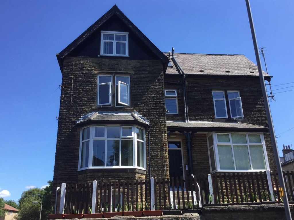 1 bed town house to rent in Carr Lane, Shipley BD18, £550 pcm Zoopla