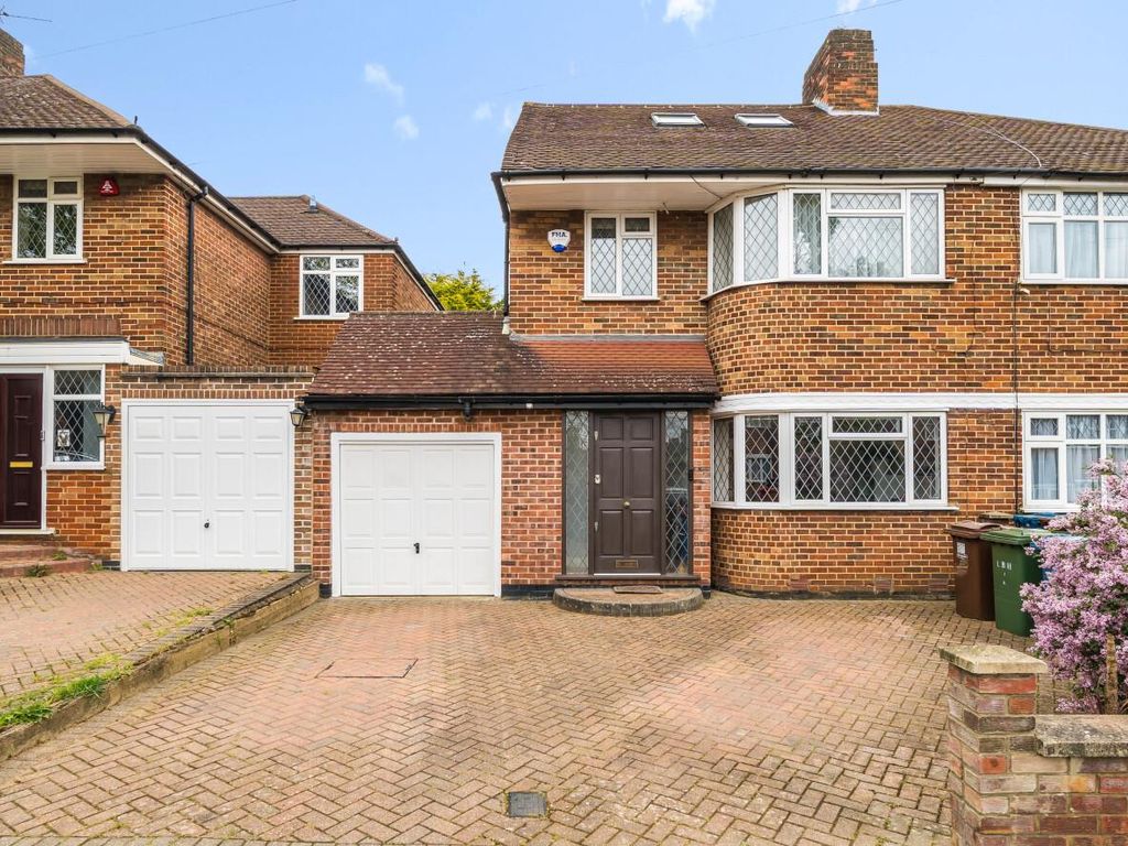 4 bed semidetached house for sale in Howberry Road, Edgware HA8, £