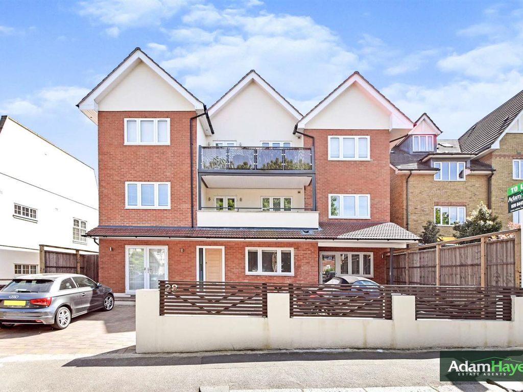 2 bed flat to rent in Friern Park, North Finchley N12 Zoopla