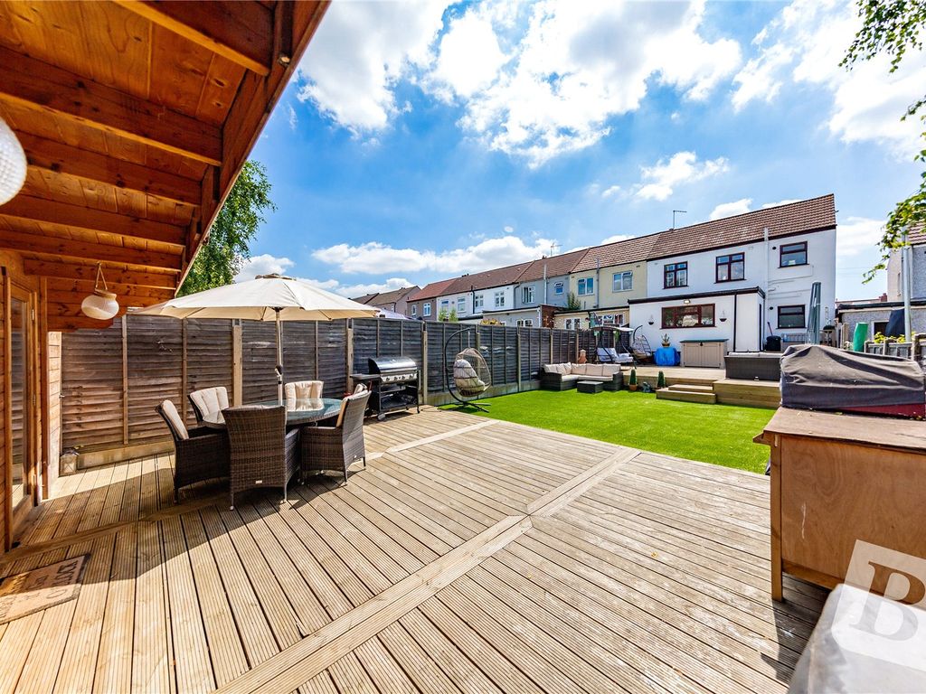 4 bed end terrace house for sale in Norman Road, Hornchurch RM11 Zoopla
