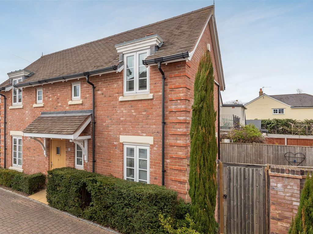 2 bed detached house for sale in Homelands, North Street, Winkfield SL4