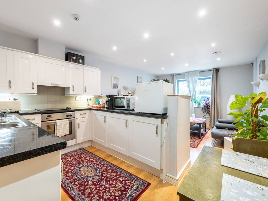 1 bed flat for sale in Uxbridge Road, Acton, London W3 Zoopla