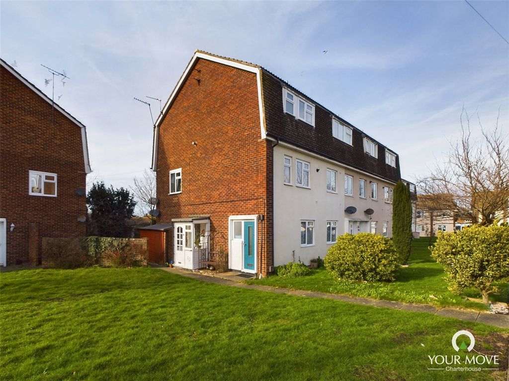 2 bed flat for sale in Woodford Court, Birchington, Kent CT7, £220,000