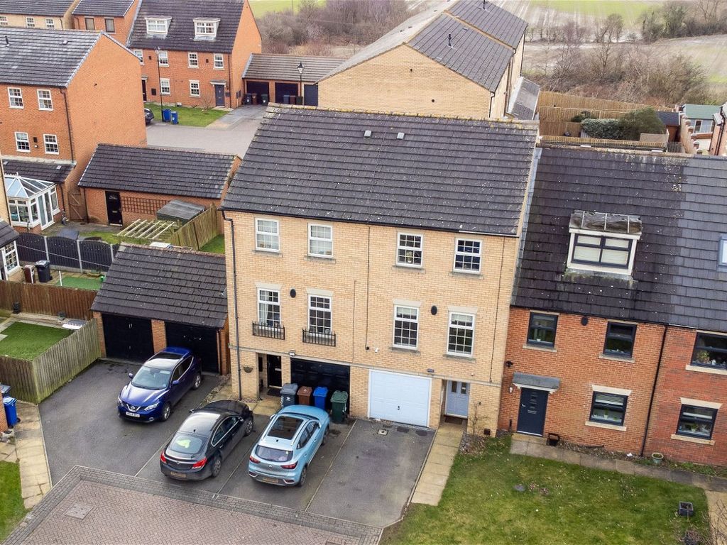 4 bed town house for sale in Bretton Close, Brierley S72, £195,000 Zoopla