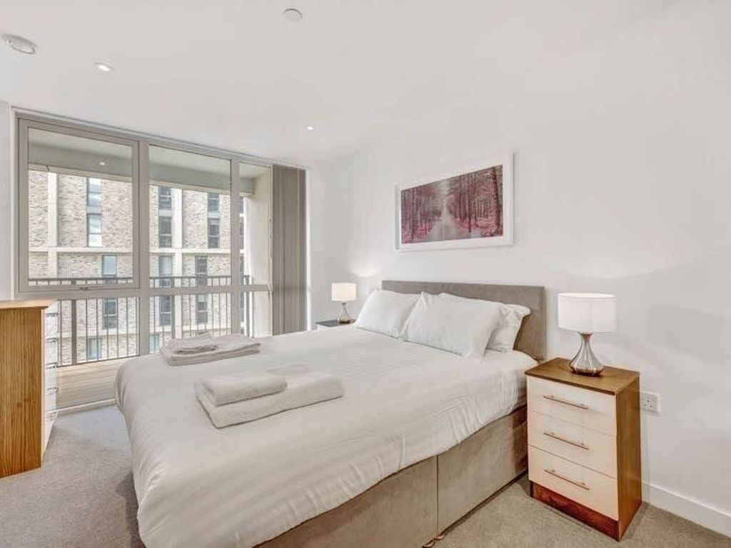 1 bed flat for sale in Canning Town, Canning Town, London E16, £395,000