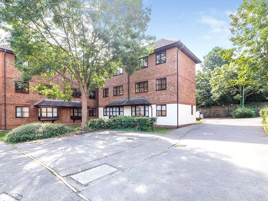 1 bed flat for sale in Prudhoe Court, Osbourne Road, Dartford, Kent DA2