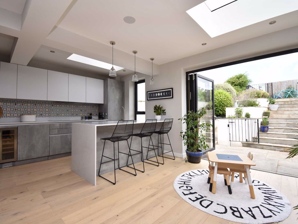 3 bed end terrace house for sale in Redcatch Road, Lower Knowle