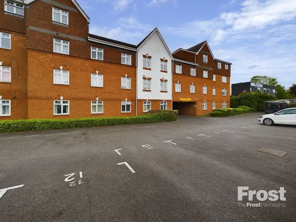 2 bed flat for sale in London Road, Ashford, Surrey TW15 Zoopla