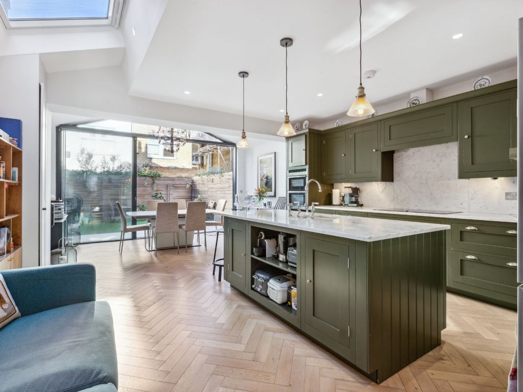 5 bed terraced house for sale in Manchuria Road, London SW11, £