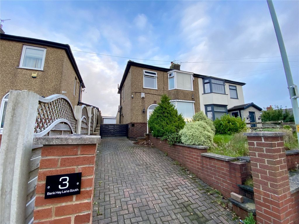 3 bed semidetached house to rent in Bank Hey Lane South, Blackburn BB1