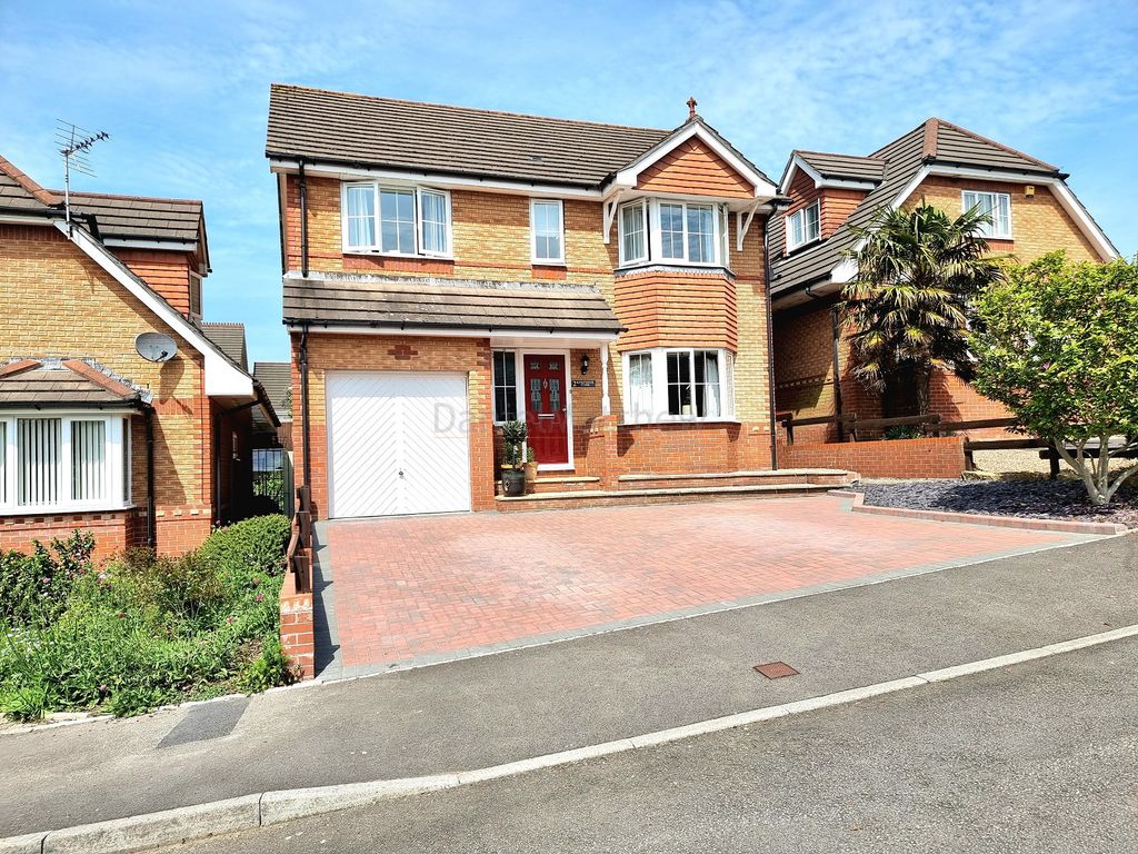 4 bed detached house for sale in Kingfisher Close, Brackla, Bridgend