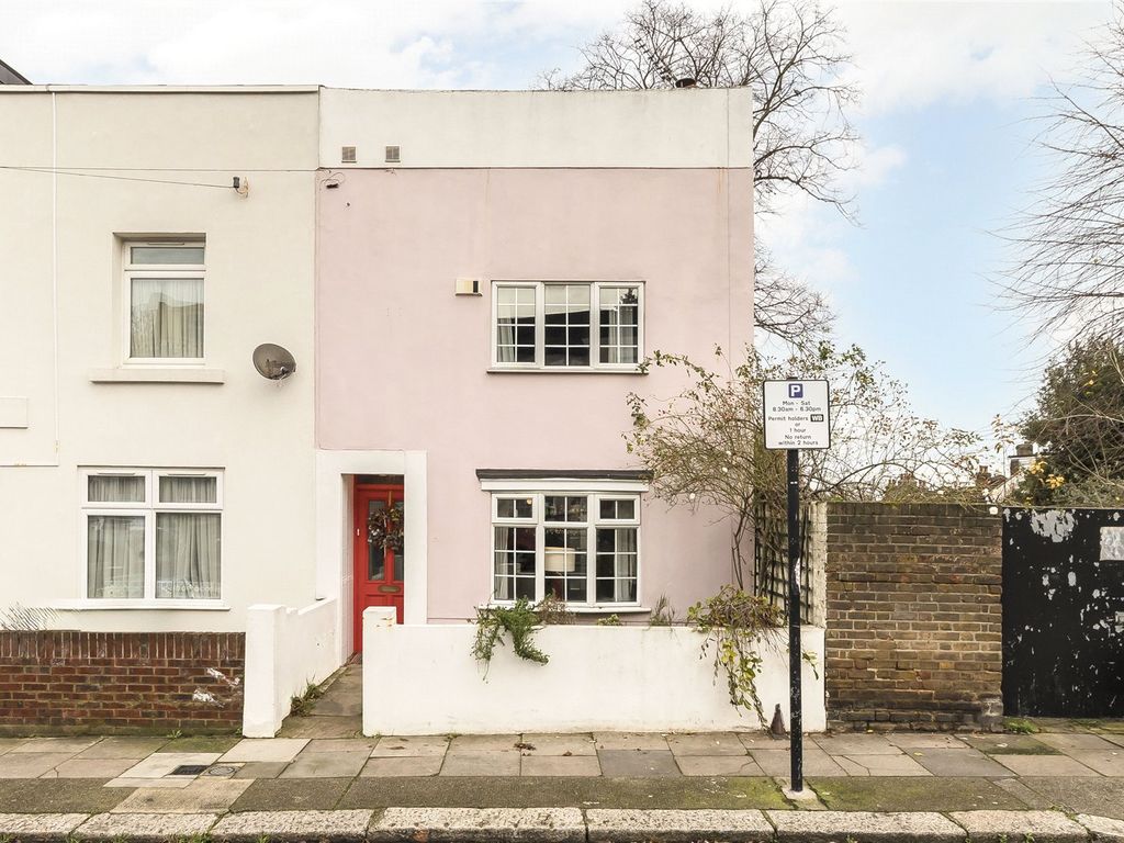 3 bed detached house for sale in Frederick Place, Woolwich SE18, £