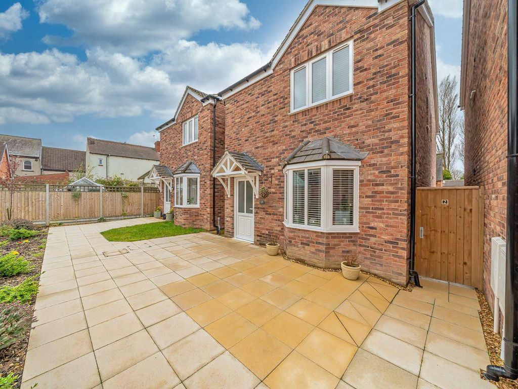 3 bed detached house for sale in Enstone Close, Heath Hayes, Cannock