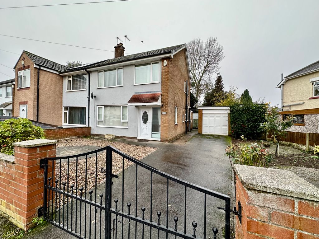 3 bed semidetached house for sale in Gurth Avenue, Edenthorpe