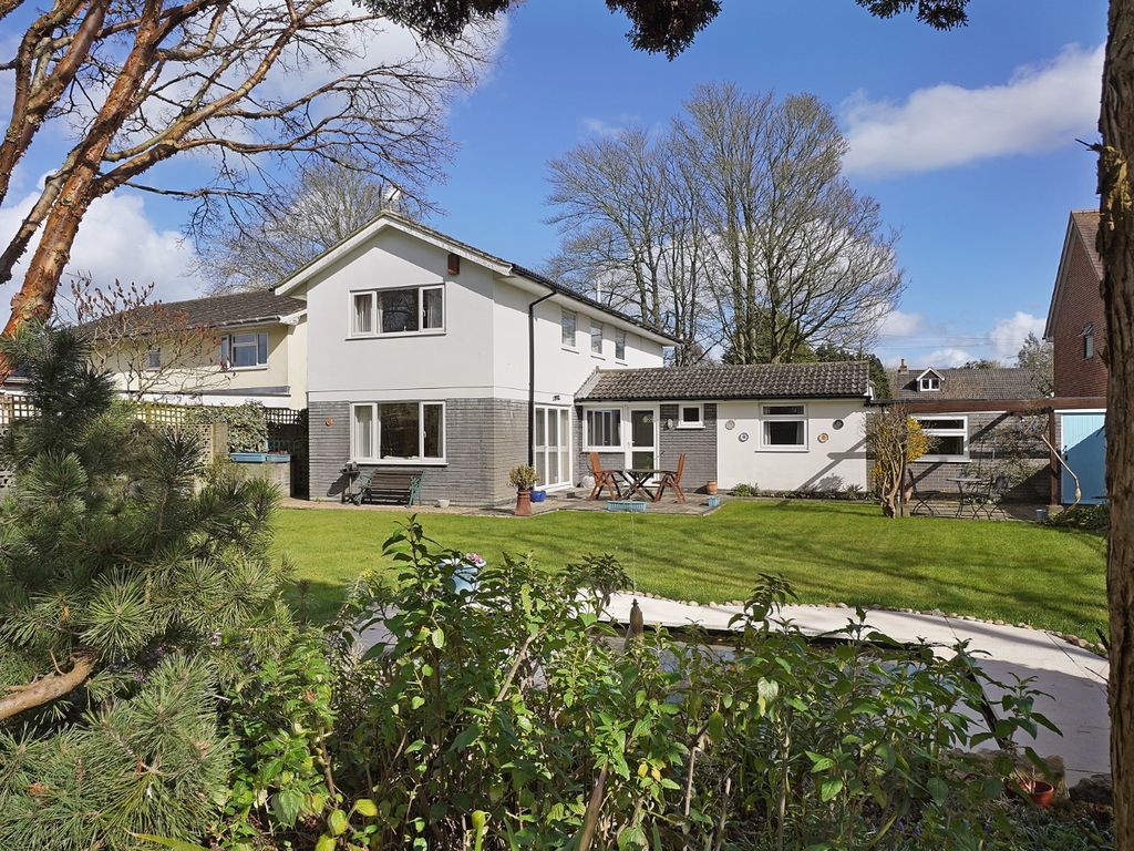 5 bed detached house for sale in Hempstead Road, Hempstead, Gillingham