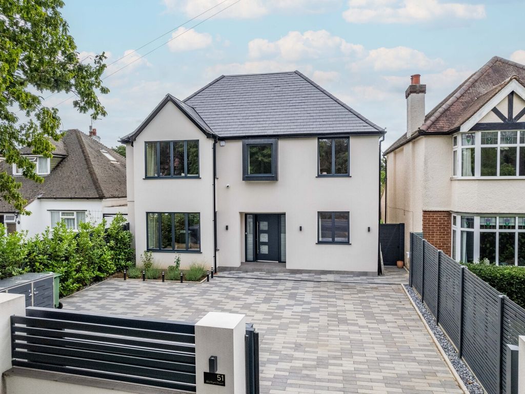 5 bed detached house to rent in Watford Road, St. Albans, Hertfordshire