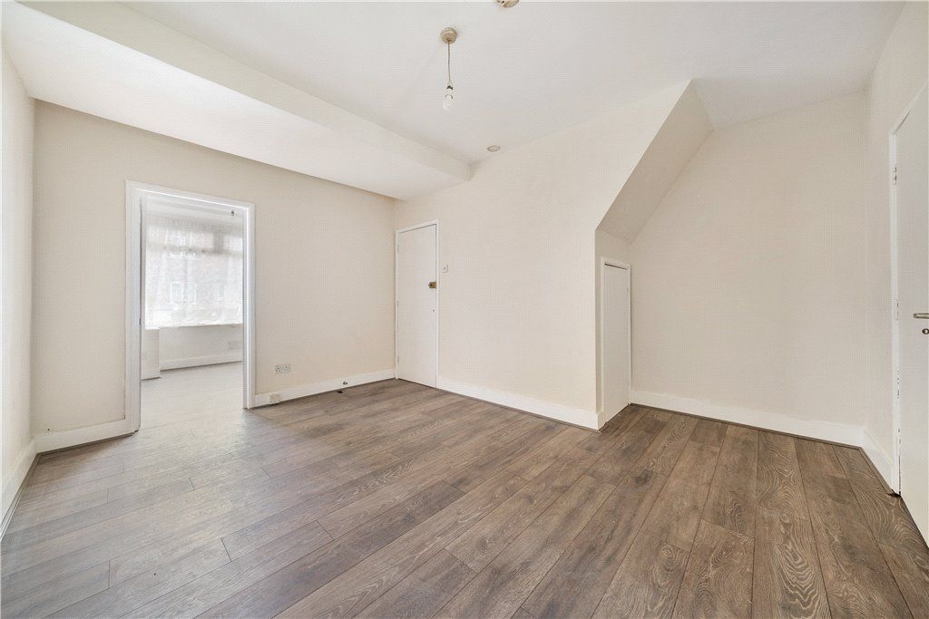1 bed flat to rent in Skeltons Lane, London E10, £1,400 pcm Zoopla