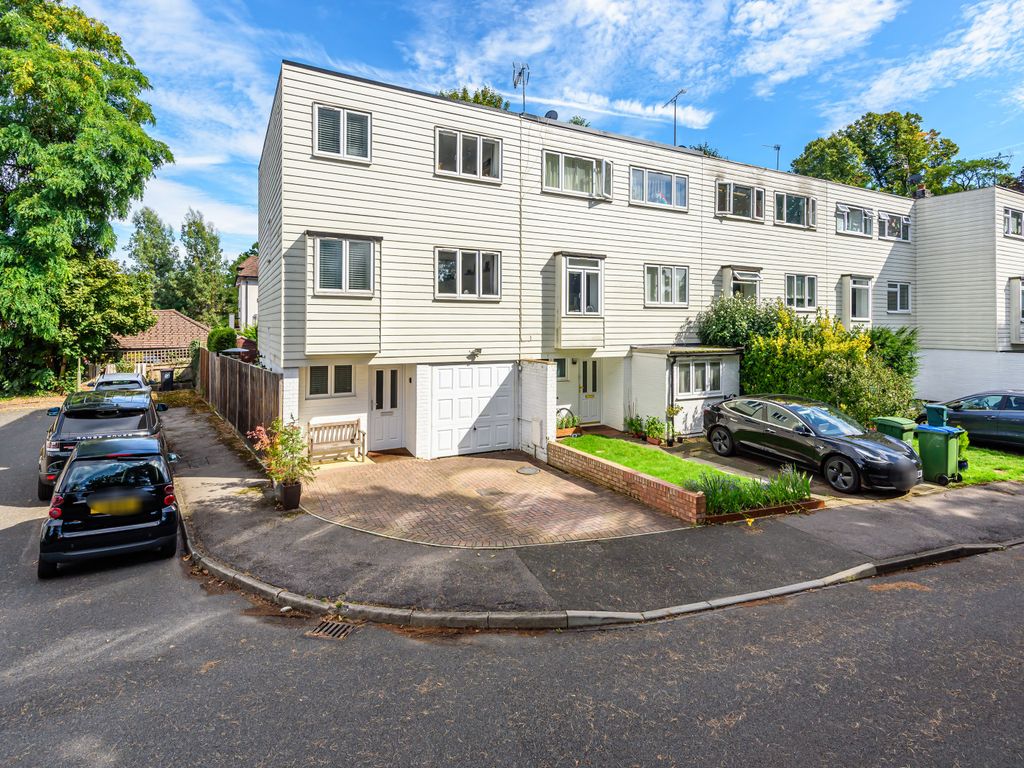 Warren Way, Weybridge KT13  