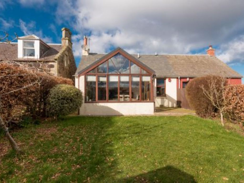 3 bed semidetached house for sale in 2 Waughton Farm Cottages, East