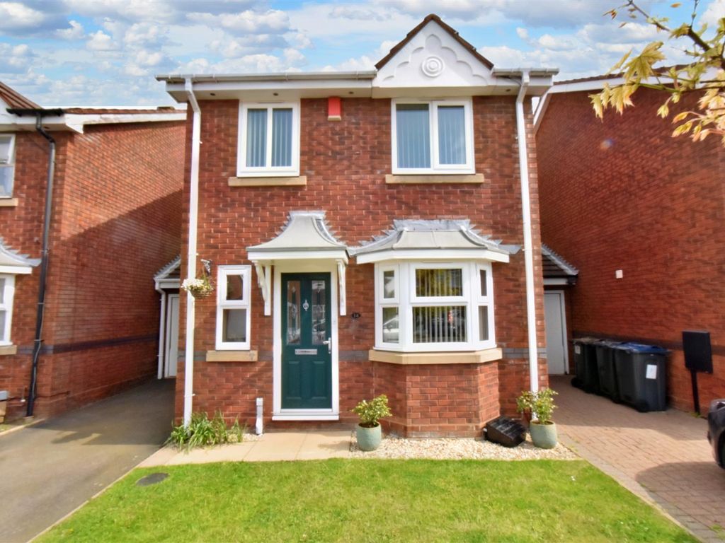 3 bed linkdetached house for sale in Brockhurst Drive, Hall Green