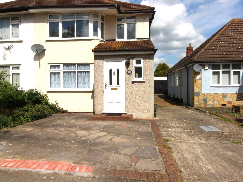 3 bed semidetached house to rent in Warren Drive, Elm Park, Hornchurch