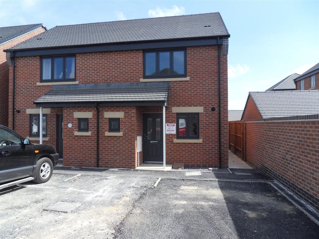 2 bed semidetached house to rent in Troon Close, Priors Hall, Corby