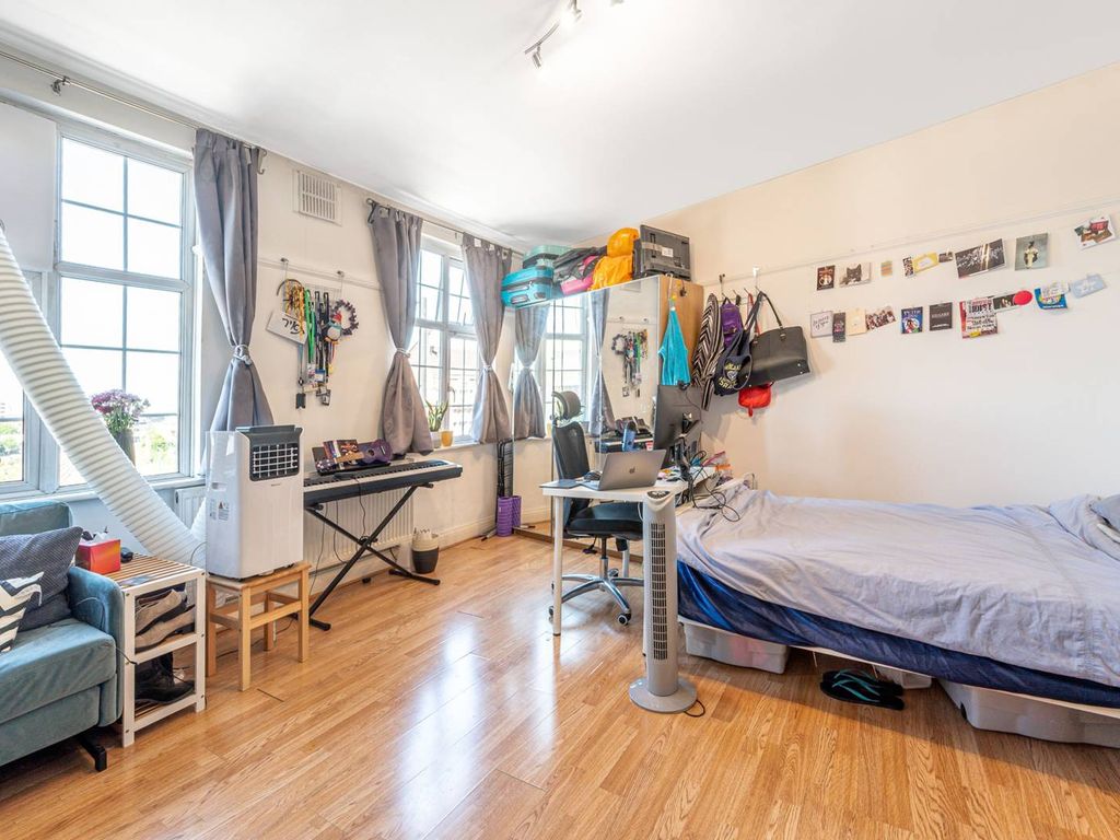 Midland Court, Hampstead, London NW3