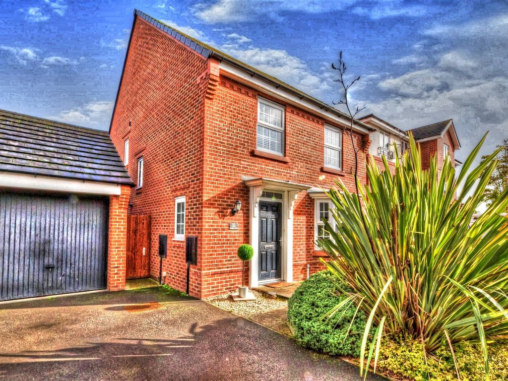 4 bed detached house for sale in Buttonbush Drive, Stapeley, Nantwich