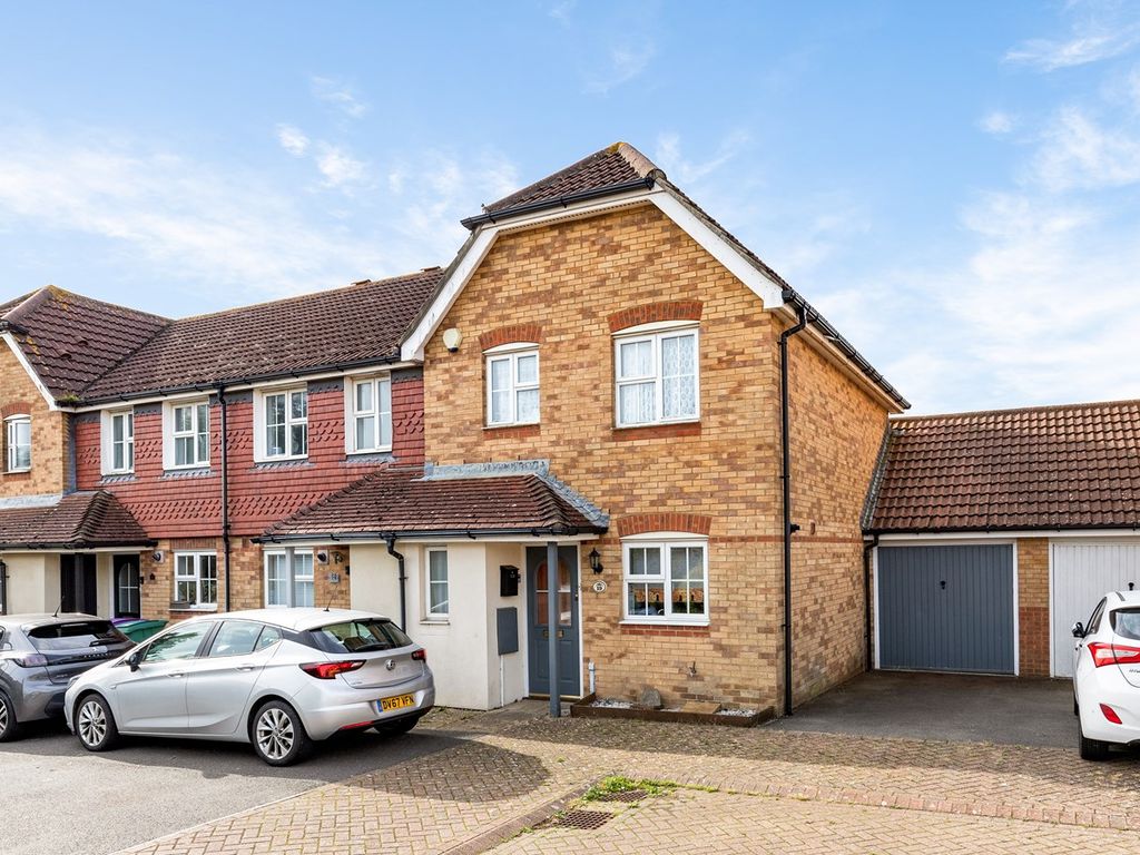 3 bed end terrace house for sale in Ingram Close, Hawkinge, Folkestone