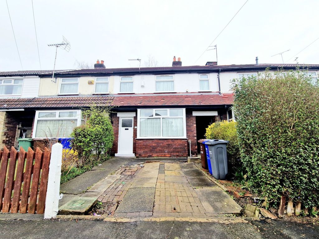 3 bed terraced house to rent in Connington Avenue, Manchester M9, £950