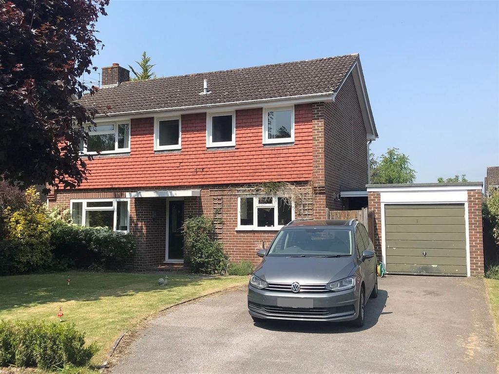 4 bed detached house for sale in Aird Close, Woolton Hill, Newbury RG20