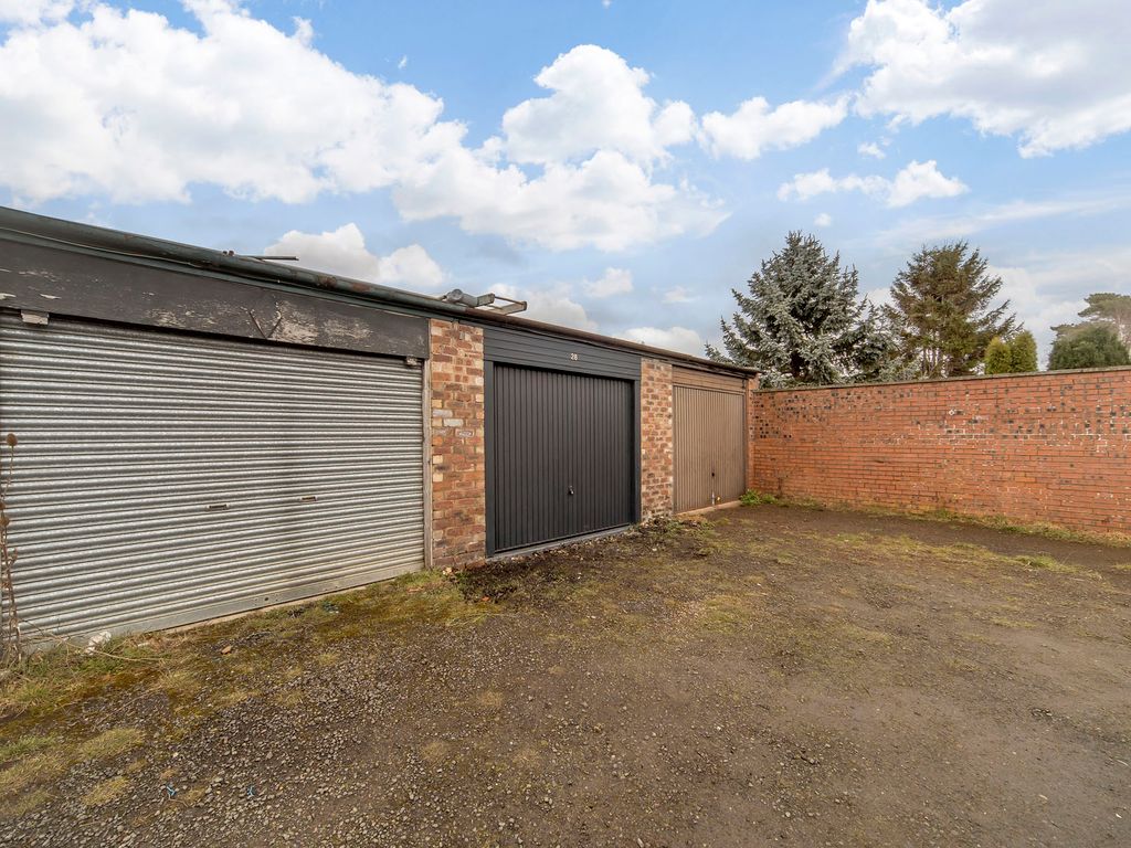 Property for sale in Garage 28, Gardiner Road, Blackhall, Edinburgh EH4