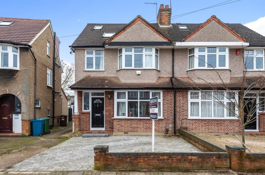 4 bed semidetached house to rent in Hill Road, Pinner HA5, £2,700 pcm
