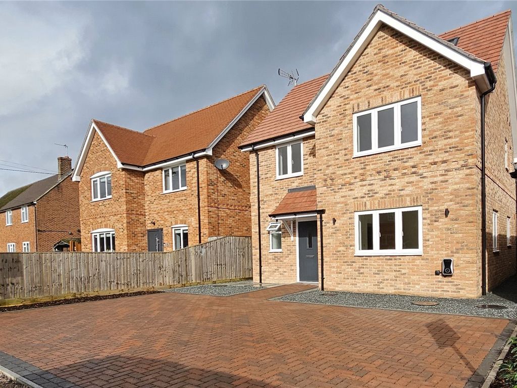 New home, 5 bed detached house for sale in Roundfield, Upper Bucklebury
