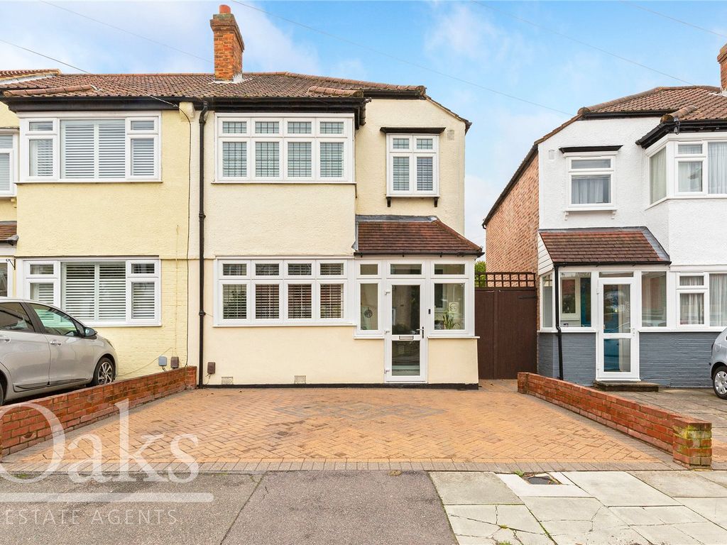3 bed end terrace house for sale in Hassocks Road, London SW16, £