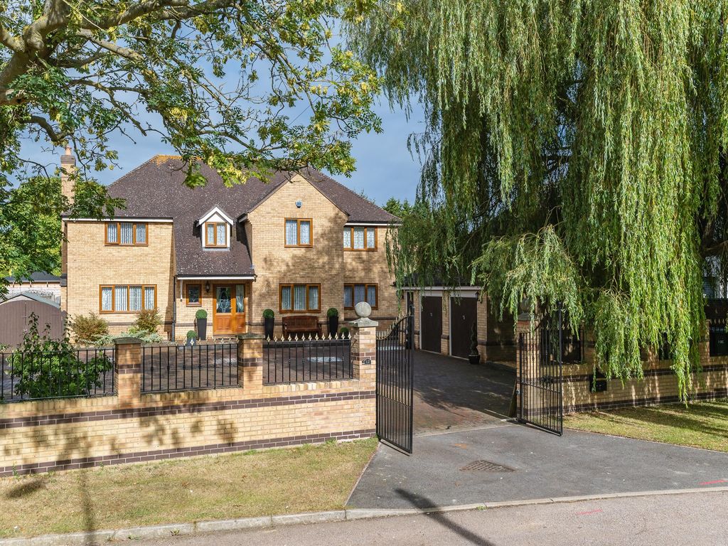 5 bed detached house for sale in Folksworth Road, Norman Cross