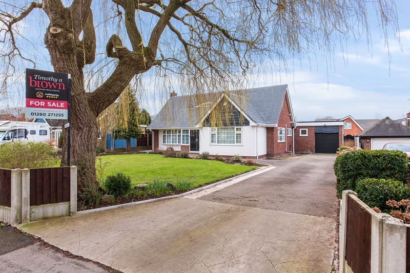 4 bed detached bungalow for sale in Holmes Chapel Road, Congleton CW12