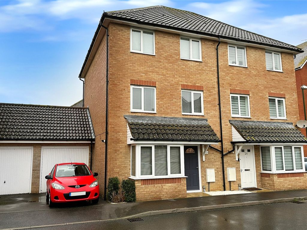 4 bed semidetached house for sale in Gratwicke Drive, Littlehampton