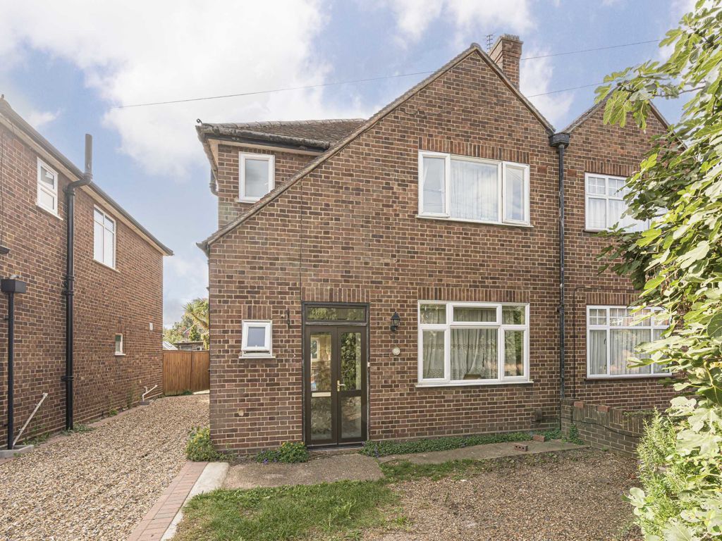 3 bed semidetached house for sale in Lebanon Avenue, Feltham TW13, £