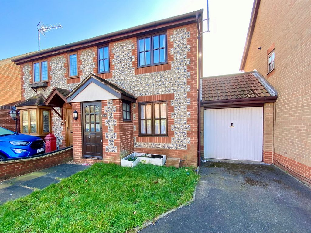 3 bed end terrace house for sale in Gilbert Road, Chafford Hundred