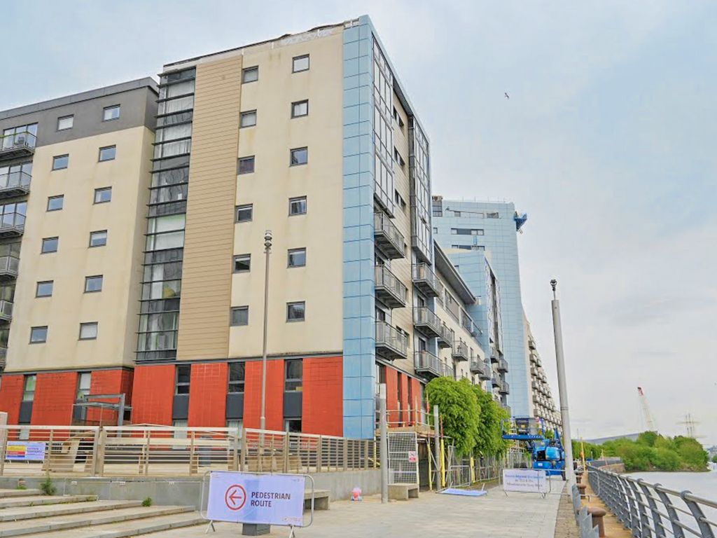 2 bed flat for sale in Meadowside Quay Walk, Glasgow G11, £215,000 Zoopla